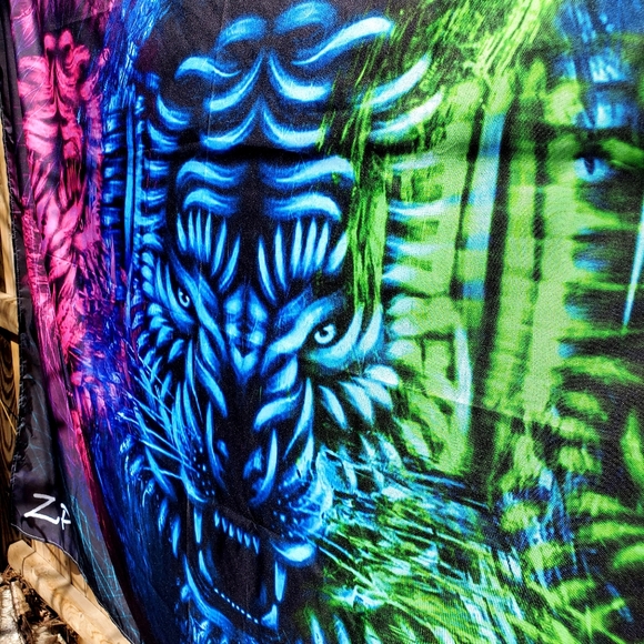 Triple Tiger Tapestry Wall Hanging Decor - Picture 8 of 8